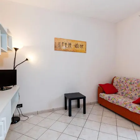 בית נופש Belvilla By Oyo Near Lazize, With Garden לאזיסה
