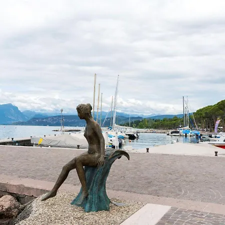 Сasa de vacaciones In Near Garda *