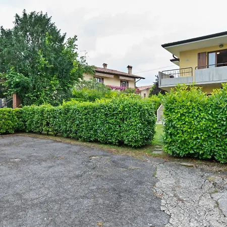 Belvilla By Oyo Near Lazize, With Garden 度假居 *