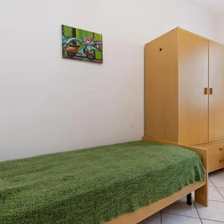 Belvilla By Oyo Near Lazize, With Garden * Lazise